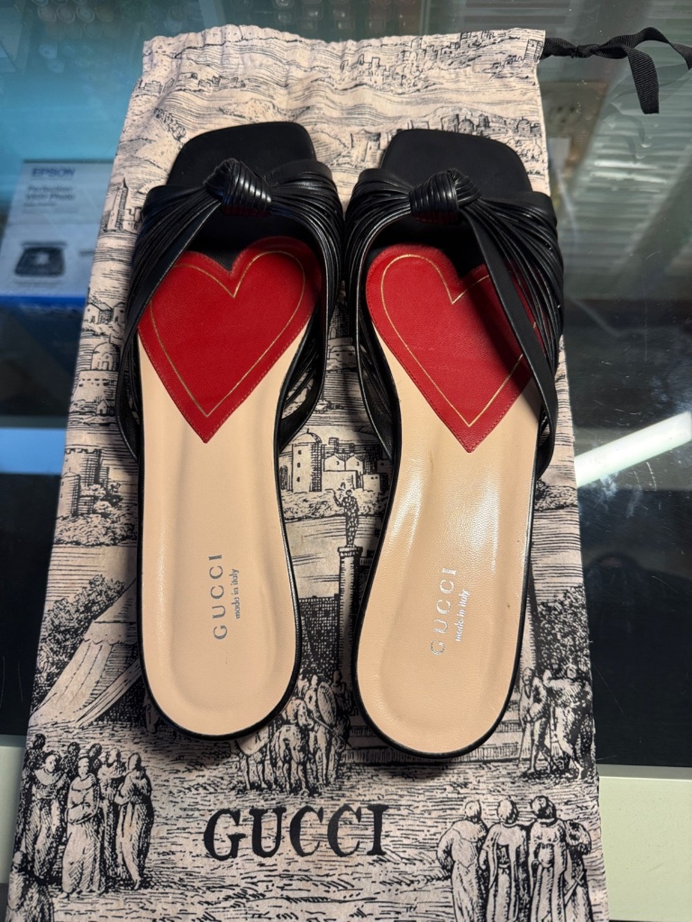 EUC Gucci Black Leather Knot Slide Sandals 41.5  with Red Heart Insole